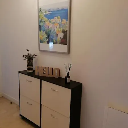 Avec Piscine De Copropriete דירה