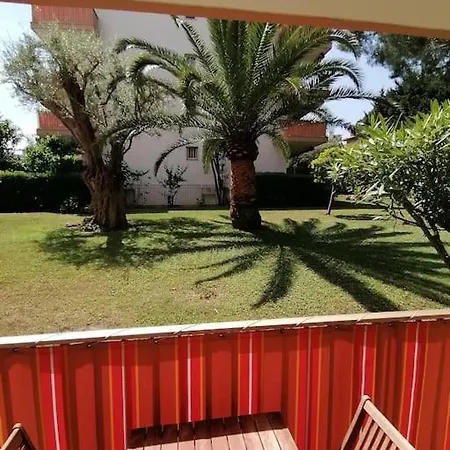 Avec Piscine De Copropriete דירה אנטיב